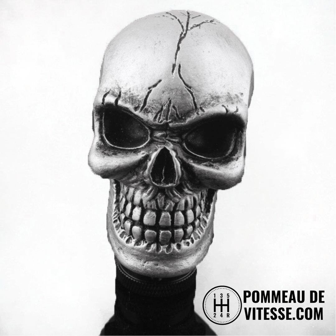 Pommeau de vitesse tête de mort MK4 de couleur gris.