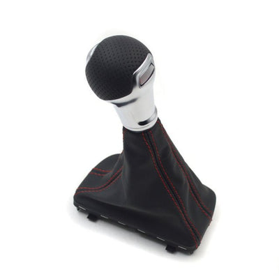 Pommeau de vitesse Audi boîte de vitesse S tronic, avec soufflet de couleur noir et rouge.