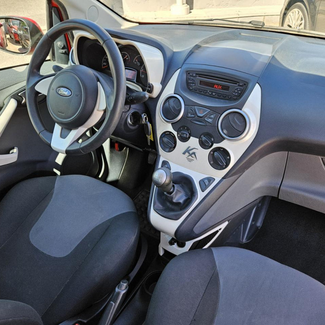 Intérieur Ford KA avec pommeau changé
