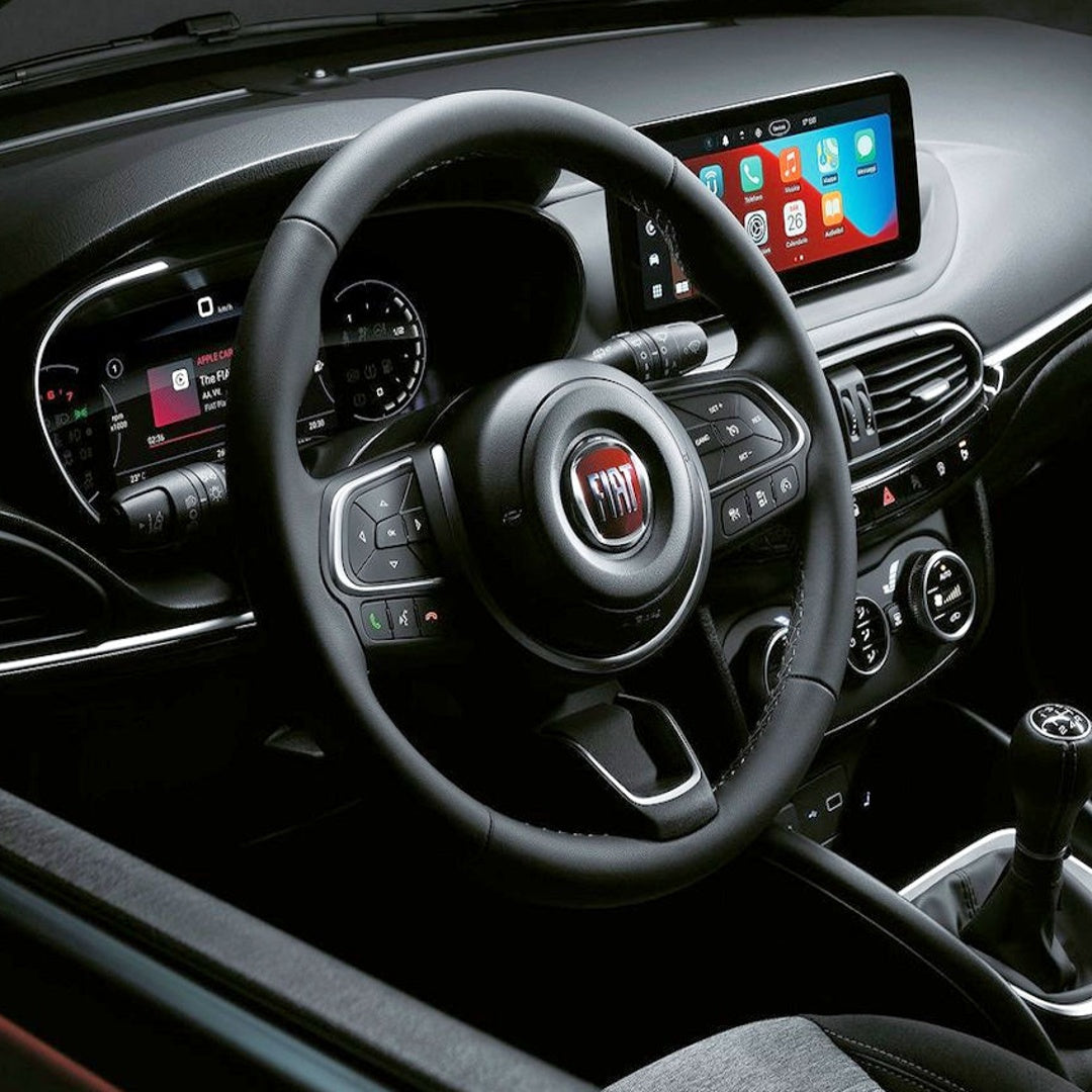 intérieur Fiat Tipo avec levier et pommeau de vitesse manuel