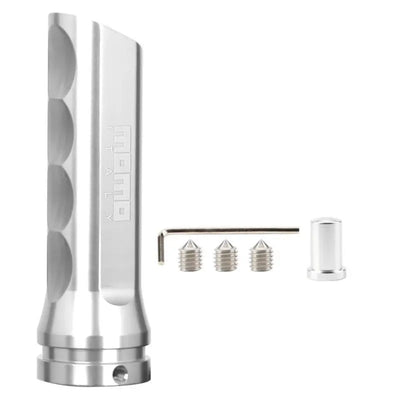 Poignée de frein à main de couleur grise avec inscription MOMO sur la poignée.