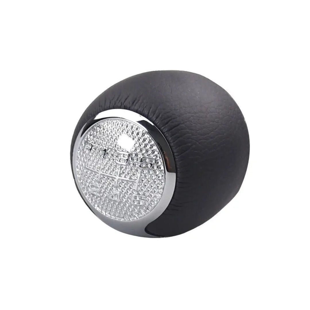 Pommeau de vitesse Alfa Romeo Mito noir et argenté.