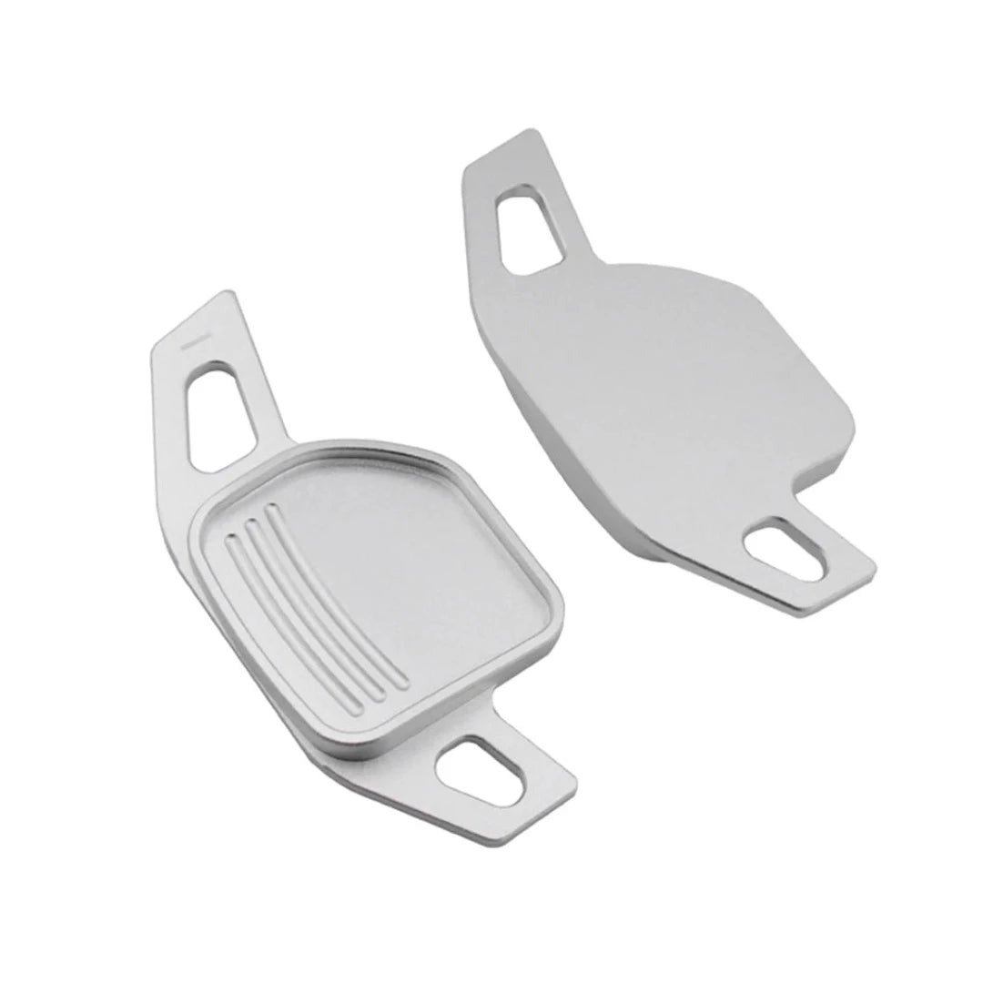 Extension de palette au volant pour Seat FR et Cupra de couleur gris.