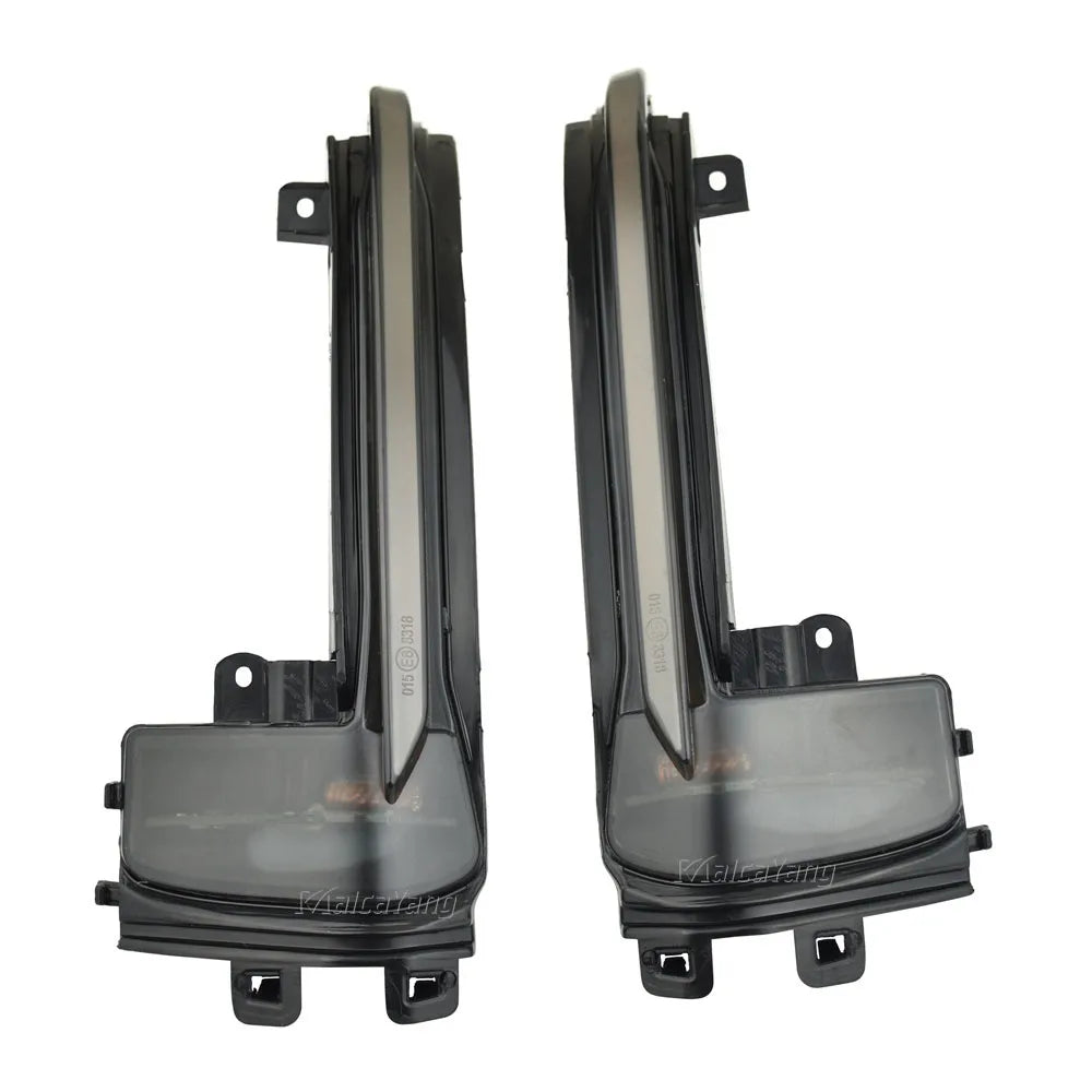 Paire de clignotants dynamiques Audi A4 à lentille fumée, supports de fixation visibles