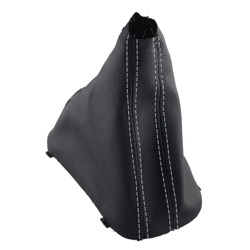 Soufflet levier de vitesse pour Golf équipée d'une boîte DSG, de couleur noir avec ligne blanche.