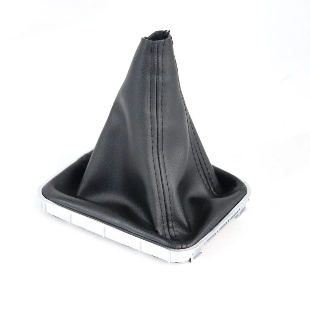 Soufflet de levier de vitesse pour Opel Zafira B, de couleur noir avec socle de couleur chrome.