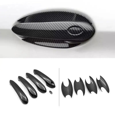 Cache poignée de porte extérieure BMW G20 : coque et cuvette carbone montées, avec les deux jeux de quatre pièces