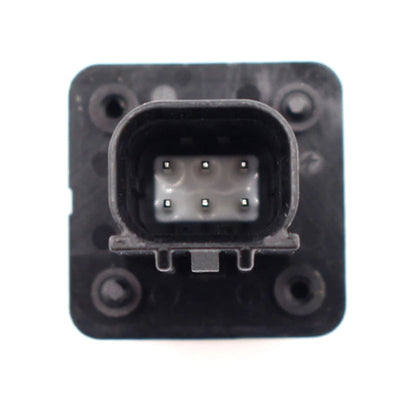 Platine carrée à quatre points et connecteur six voies de la caméra de recul Land Cruiser