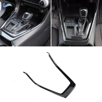 Contour levier de vitesse carbone monté sur deux Toyota RAV4 XA50, avec la baguette en U seule en dessous