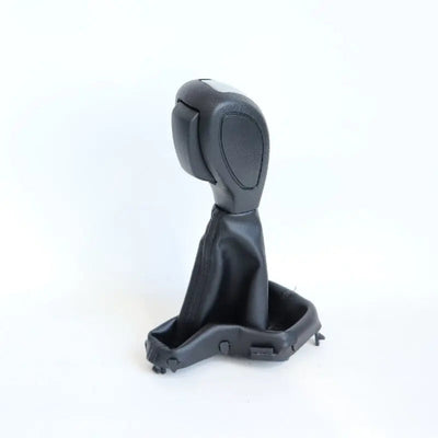 Pommeau de vitesse Freelander boîte auto vu en détail.
Pommeau de vitesse