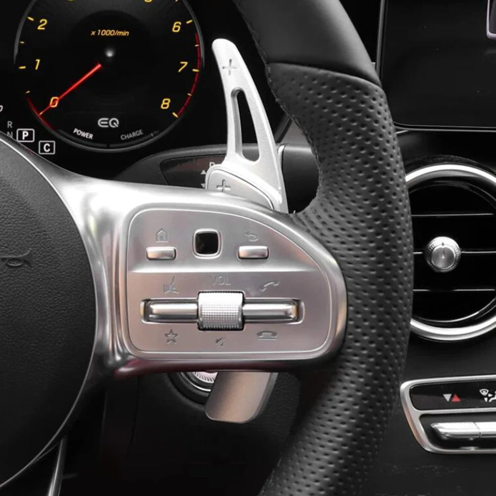 Extension palette au volant Mercedes GLC argent montée sur volant AMG Line