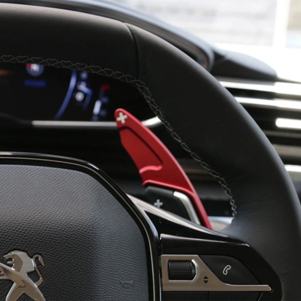 Extension palette au volant Peugeot 3008 5008 rouge montée sur le volant