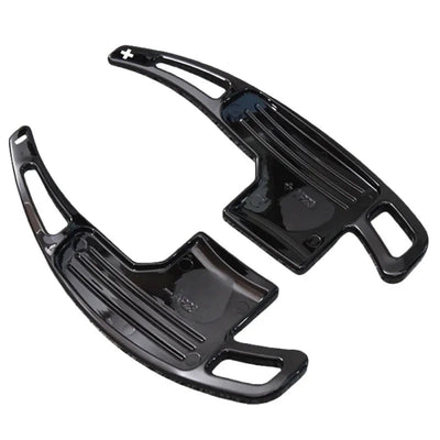 extension palette au volant Ford Mustang noir style sportif