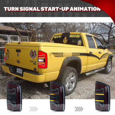 Clignotant séquentiel ambre des feux arrière LED sur un Dodge RAM jaune