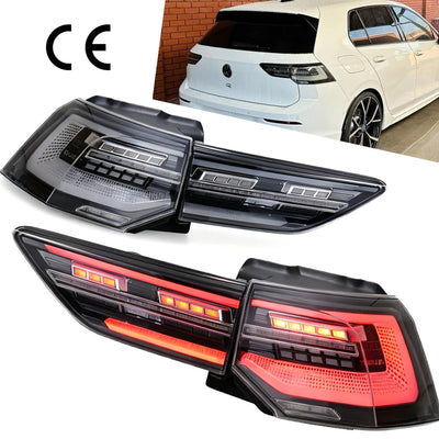 Jeu de feux arrière LED fumés pour Golf 8, avec une Golf R blanche en fond