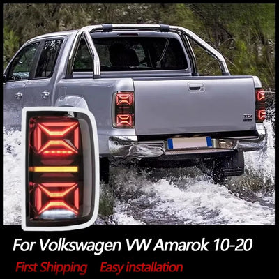 Feu arrière LED à motifs en X sur un Volkswagen Amarok gris en tout-terrain