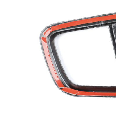 Dos d'un cadre de la garniture BMW X3 G01 avec ses bandes adhésives rouges