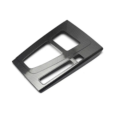 Garniture carbone pour console Audi Q5 FY présentée seule avec ses découpes