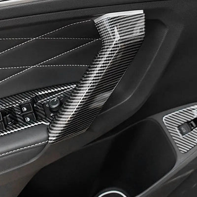 Poignée de porte de VW Tiguan L habillée de sa garniture aspect carbone