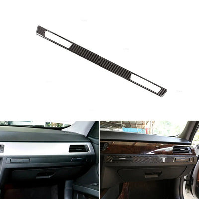 Habillage tableau de bord BMW E90 côté passager : bandeau carbone et pose au-dessus de la boîte à gants