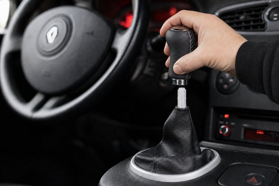 Montage d'un pommeau de vitesse de Renault Clio 3 sur son adaptateur