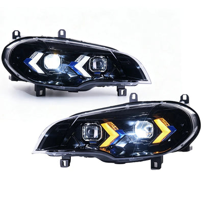 Phares LED BMW X5 E70 de trois quarts, feux de jour et clignotant ambre