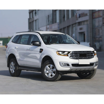 Ford Everest blanc équipé des phares LED compatibles Ranger T7 et T8