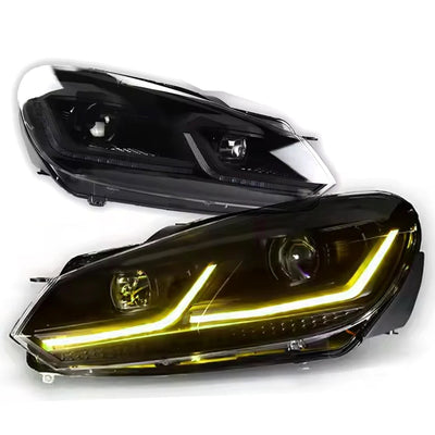 Paire de phares LED Golf 6, l'un avec son liseré ambre de clignotant allumé