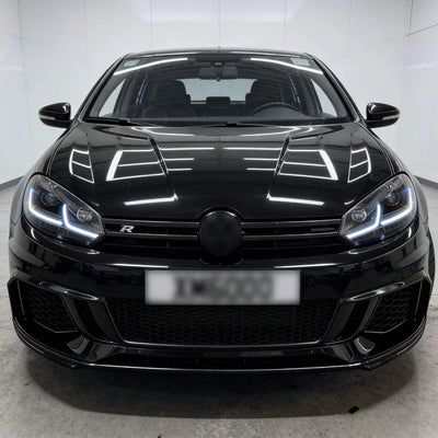 Golf 6 noire vue de face avec les phares LED et leur liseré lumineux