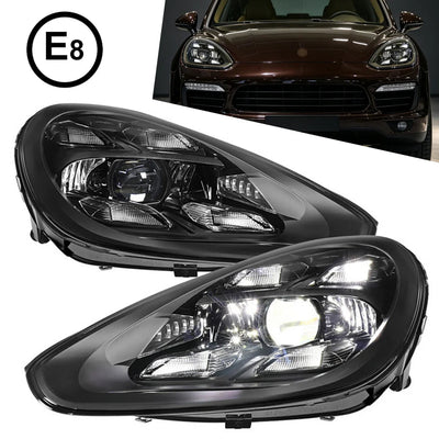 Paire de phares LED Porsche Cayenne 958.2 à boîtier noir, l'un allumé