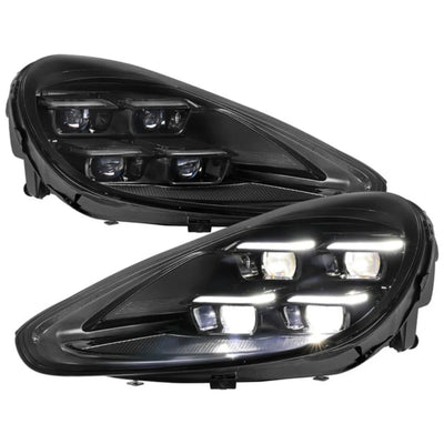 Phares LED matrix Cayenne vus de trois quarts, l'un allumé, l'autre éteint