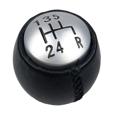 Pommeau de vitesse Alfa Romeo GT en cuir noir, pastille argentée à grille 5 rapports