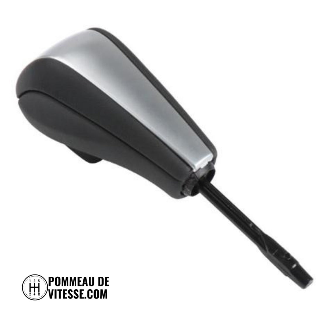 Pommeau de vitesse e90 LCI boîte automatique, de forme plat et de couleur gris et noir.