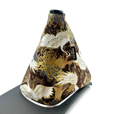 Soufflet de levier de vitesse JDM motif N, grues blanches et chrysanthèmes sur fond brun doré