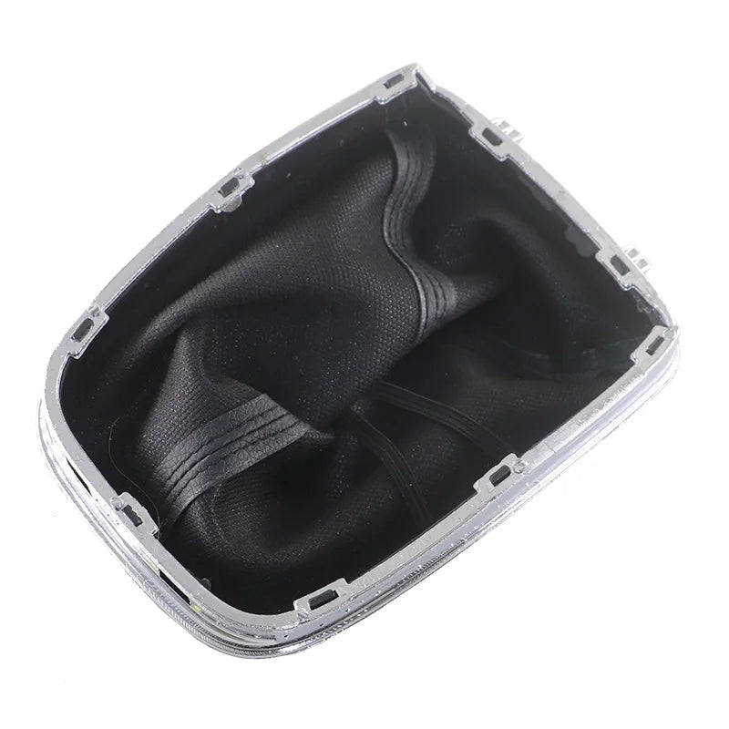 Cadre à clips du soufflet Opel Insignia vu de dessous