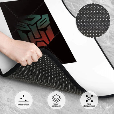 Détail du dos à picots du tapis de sol voiture Autobots