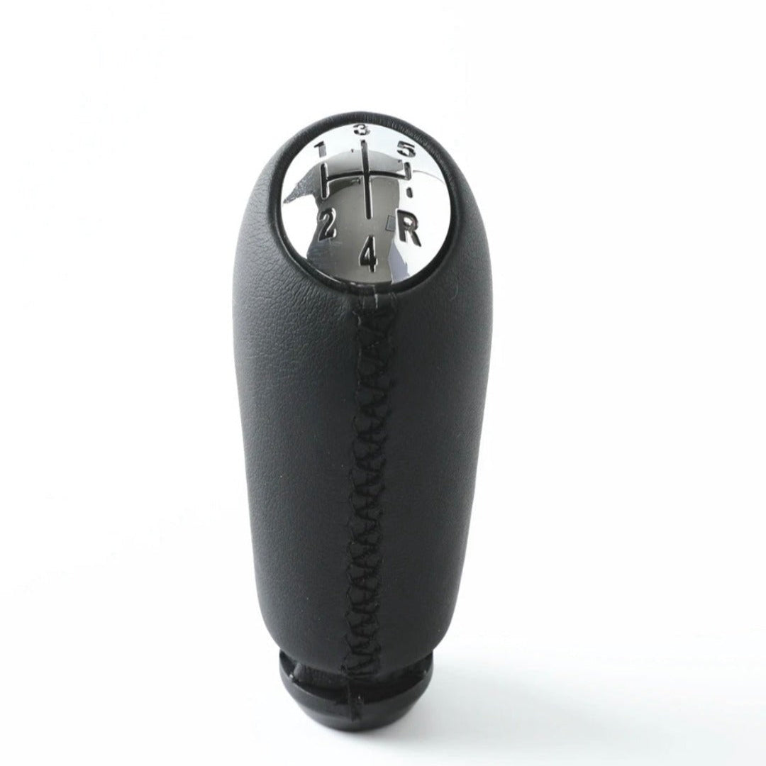 Pommeau de vitesse pour Dacia Sandero en format 5 vitesses avec la couture noire.