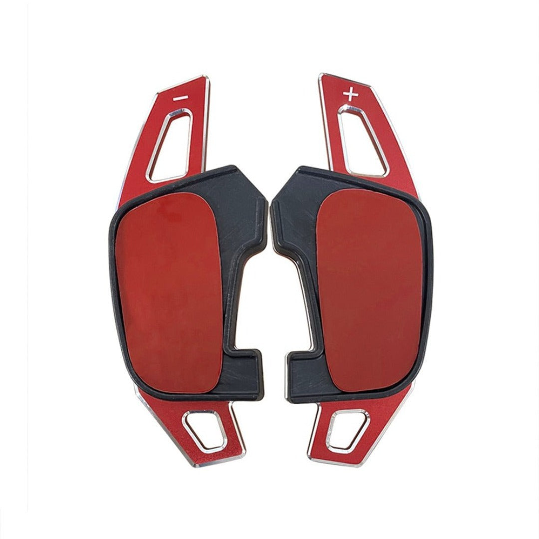 Extension palette au volant Golf 7, de couleur rouge.