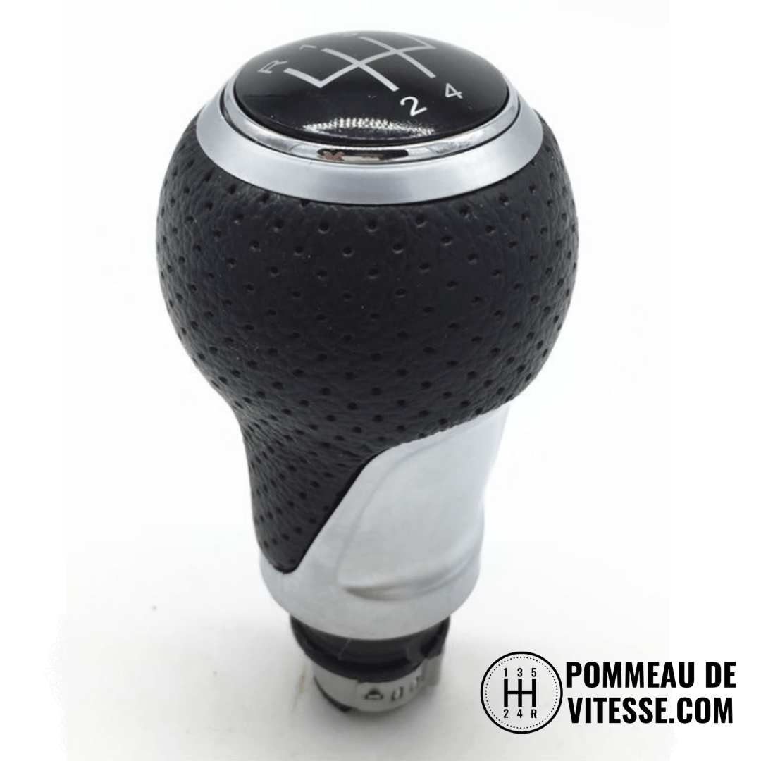 Pommeau de vitesse Audi A3 en cuir noir perforé, pastille 6 rapports et embase chromée