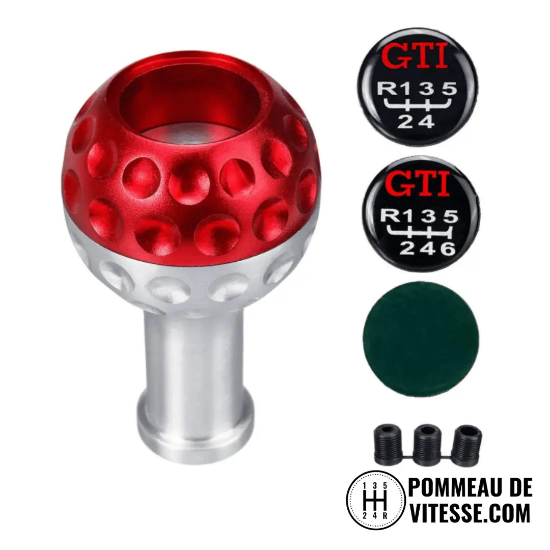 Pommeau de vitesse en forme de balle de golf, pour Golf 4 GTI de couleur rouge.