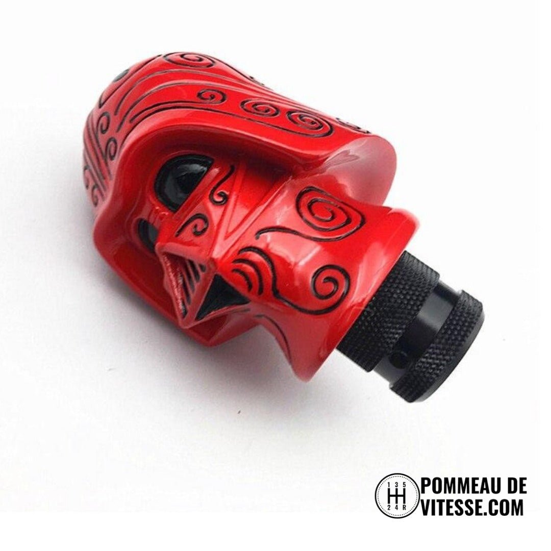Pommeau de vitesse Star Wars, en forme de Dark Vador et de couleur rouge.