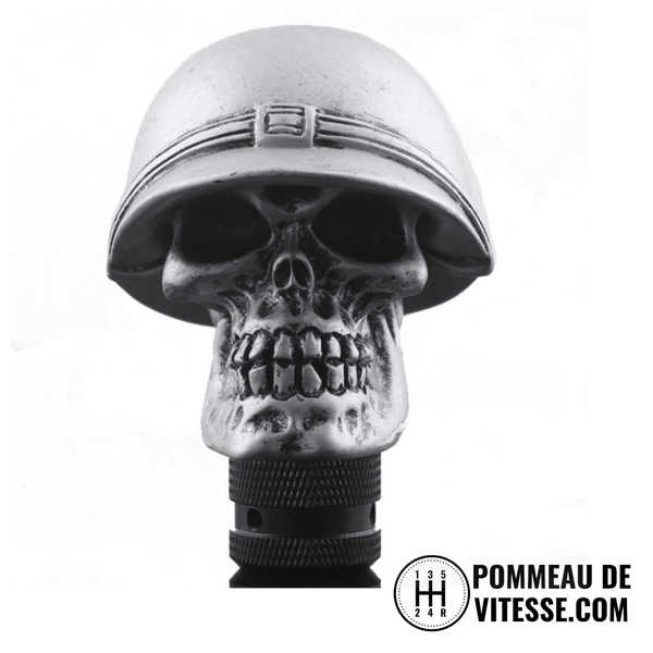 Pommeau de vitesse tête de mort MK2 argenté, crâne sous casque militaire à jugulaire, vu de face