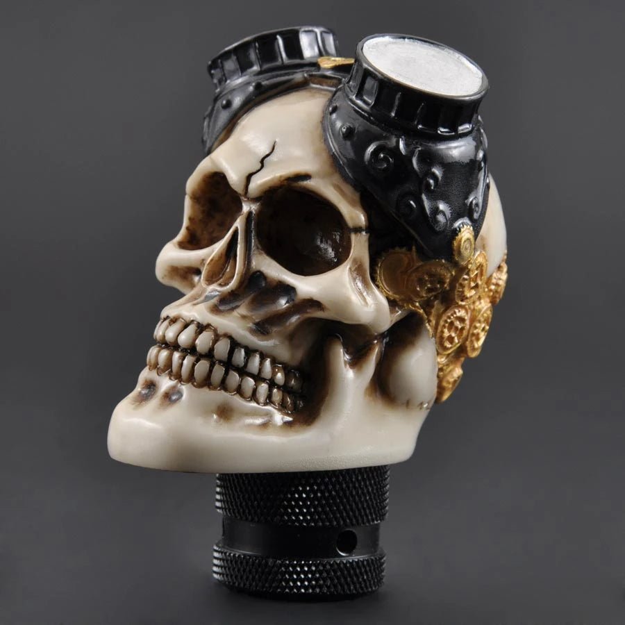 Pommeau de vitesse tête de mort MK3 steampunk, crâne ivoire coiffé de lunettes d'aviateur, profil gauche