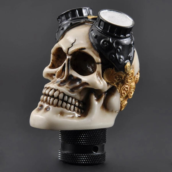Pommeau de vitesse tête de mort MK3 steampunk, crâne ivoire coiffé de lunettes d'aviateur, profil gauche